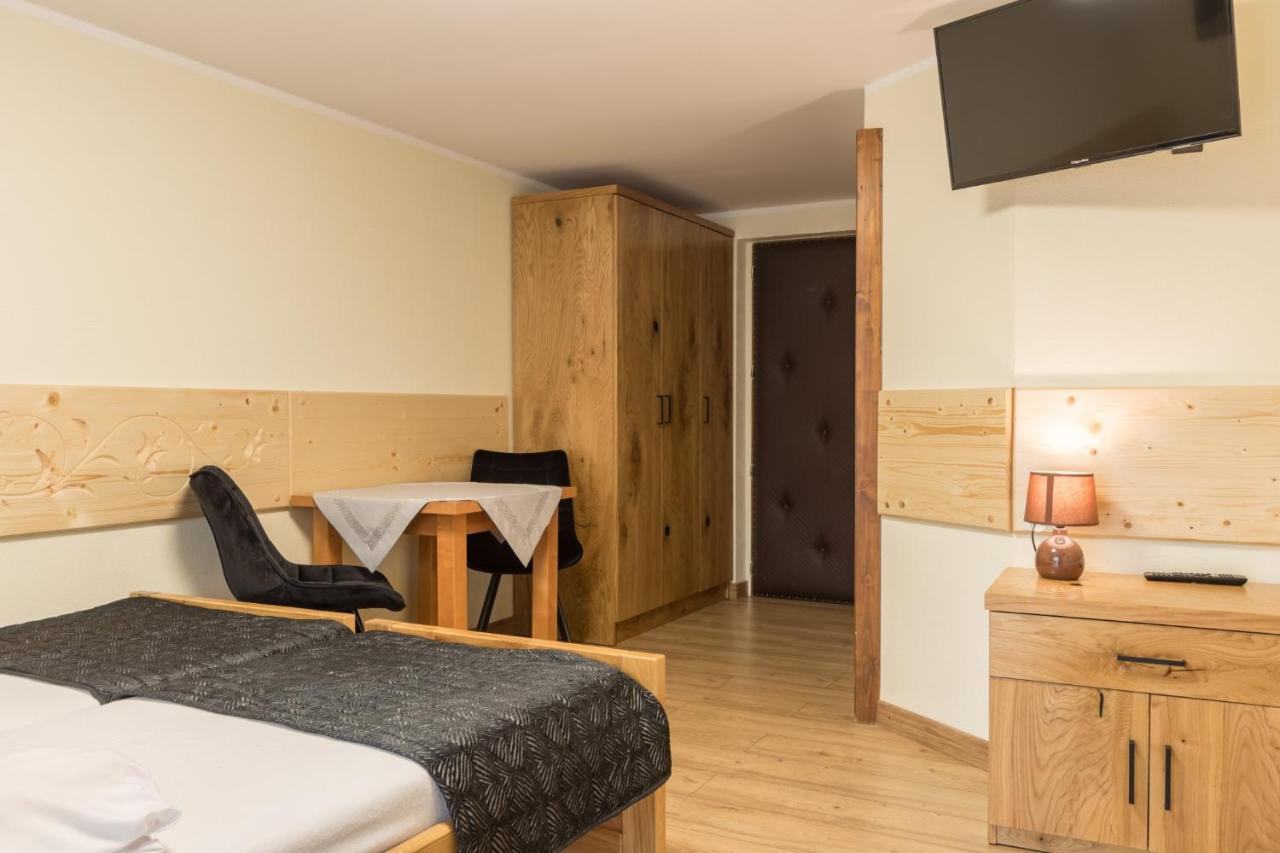 Lesny Dwor Bed & Breakfast Мурзасичле Екстериор снимка