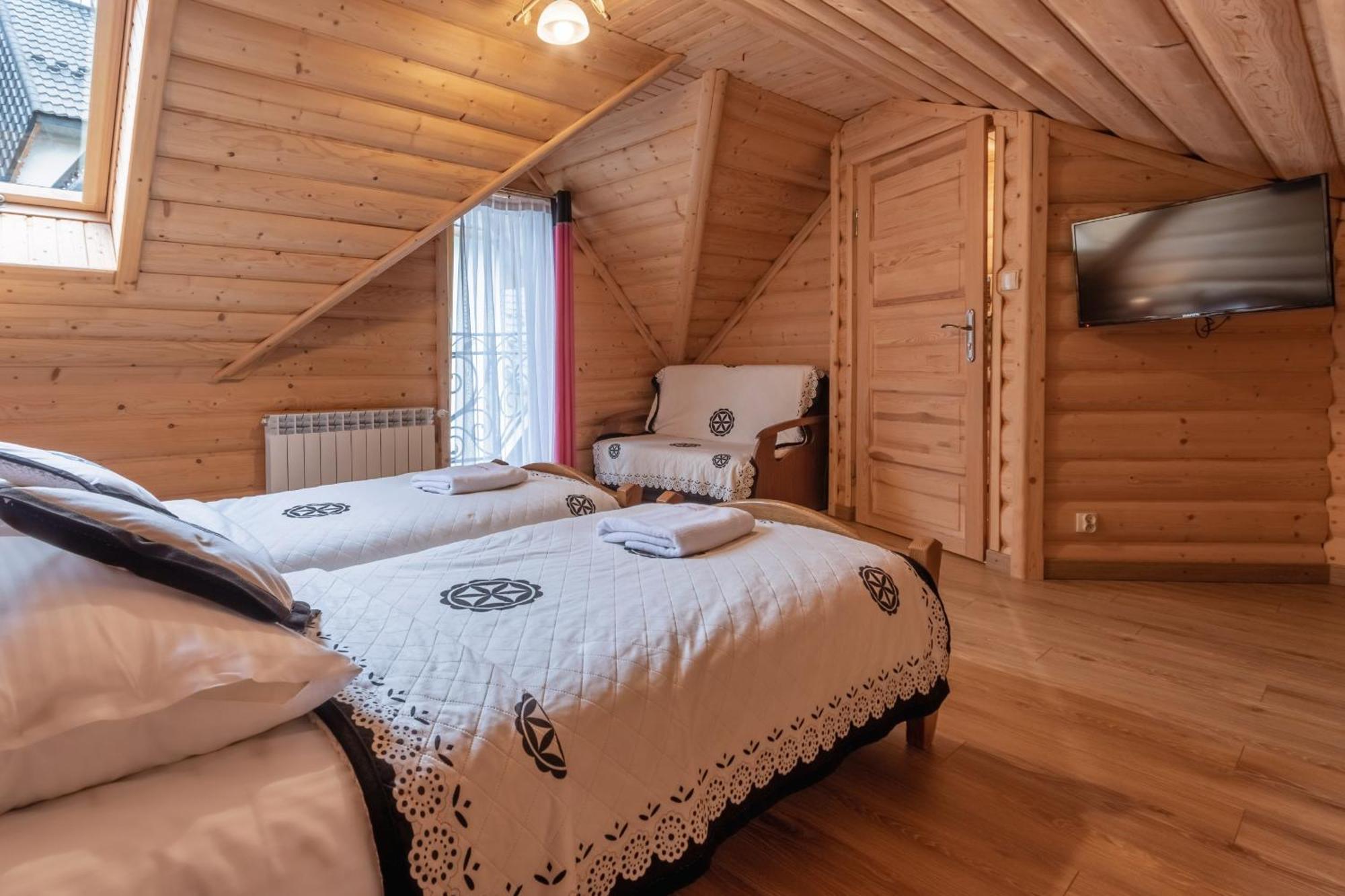 Lesny Dwor Bed & Breakfast Мурзасичле Екстериор снимка